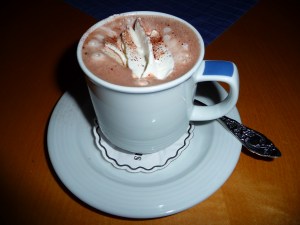 Becher_Kakao_mit_Sahnehäubchen